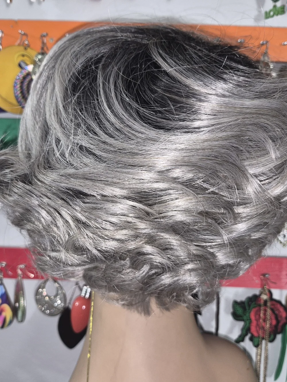 Silver Short Curly Synthetic Wig - Elegant Women's Hairpiece